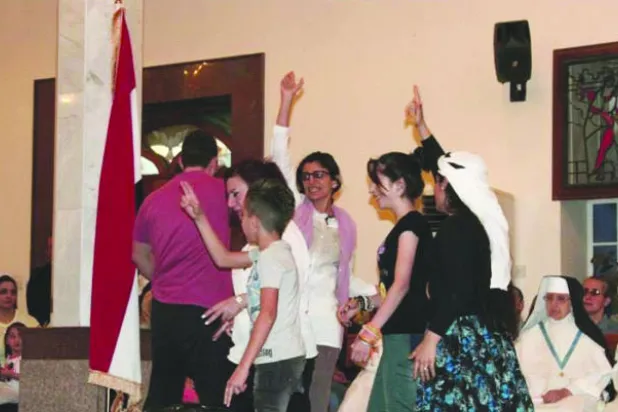 مسرحيون عراقيون يجسدون مأساة النازحين والمهجرين في عمل فني جديد