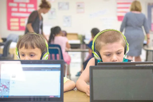 كومبيوترات «كرومبوك» تنافس أجهزة «آيباد» في قطاع التعليم الأميركي