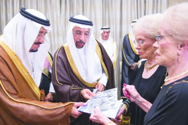 توأمتان أميركيتان.. واللقاء الثالث بملك سعودي