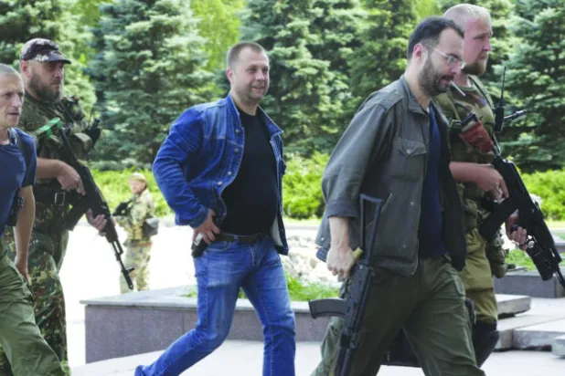 مقاتلون روس يقايضون الحرب بحياة البذخ في موسكو