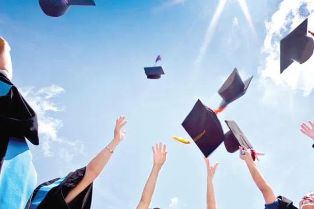 ما الذي يفعله مئات الأكاديميين الذين يتخرجون في جامعات عربية وأجنبية؟