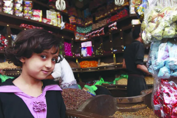 مع اقتراب العيد.. الحوثيون يقصفون الأحياء السكنية في تعز