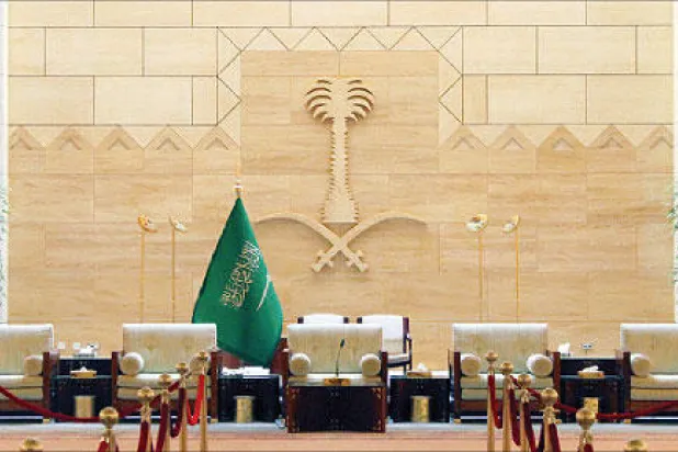 السعوديون يدخلون «قصر الحكم» للمرة الأولى.. سائحين