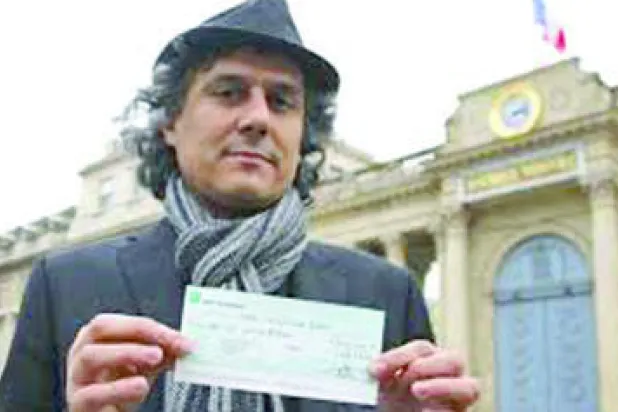 الجزائر: رجل أعمال يهدد بتنظيم مظاهرة لدفع السلطات إلى اعتماد حزبه