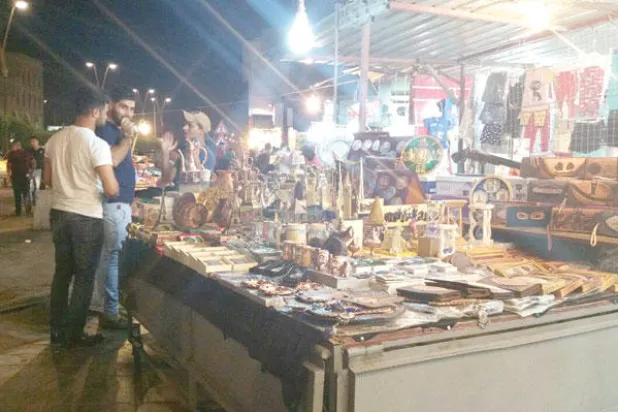 مشغولات يدوية تراثية تكتسح أسواق الهدايا في بغداد