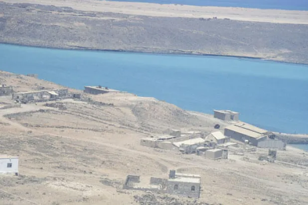 مصدر عسكري لـ {الشرق الأوسط}: نعمل على 3 محاور لتحرير تعز وإرباك الحوثيين