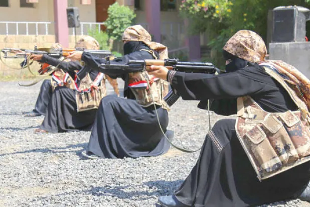 تخرج الدفعة الأولى من الشرطة النسائية بتعز والثانية من قوات النخبة