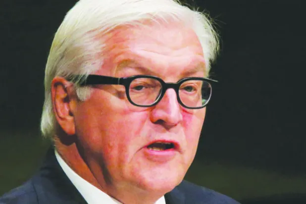 شتاينماير لـ«الشرق الأوسط»: التدخل الروسي عقد الحل السياسي في سوريا.. وسنراقب حقيقة غاراتها الجوية