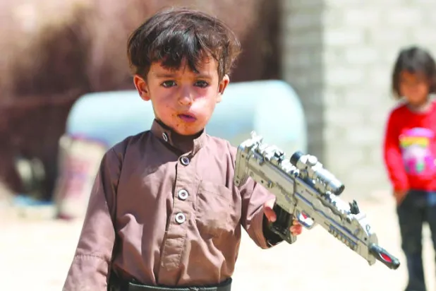 محافظ عدن يستهل مهامه بتفعيل أجهزة الأمن وسط ارتياح شعبي