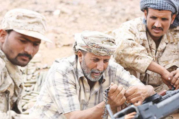 التحالف يكثف من غاراته على مواقع الميليشيات ويدمر مبنى المخابرات بالمخا