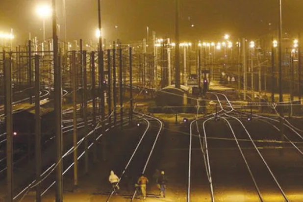 الهجرة عبر «نفق المانش» تبرز وسط الجدل بشأن تفاقم أزمة اللجوء