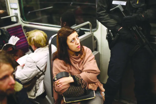 التحقيقات تكشف عن أدلة متزايدة على علاقة {داعش} في سوريا بهجمات باريس