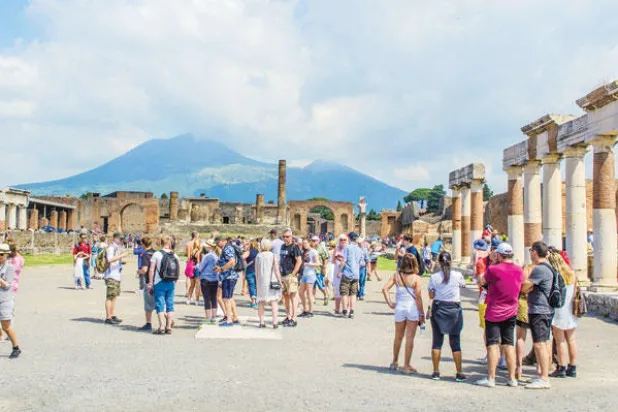 بومبي.. مدينة ميتة تنبض بالحياة