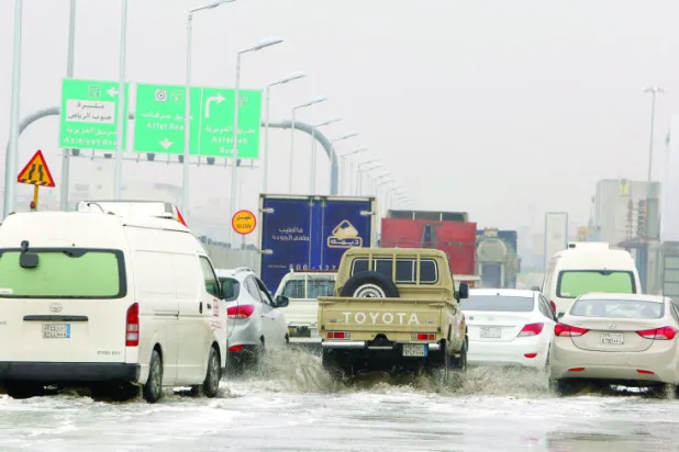حالة استنفار في السعودية بسبب الأمطار