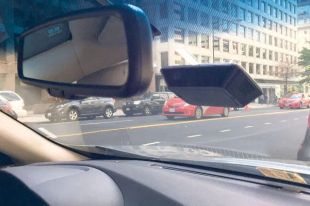 «صندوق أسود» صغير يحل مشكلة المكالمات الهاتفية أثناء قيادة السيارة