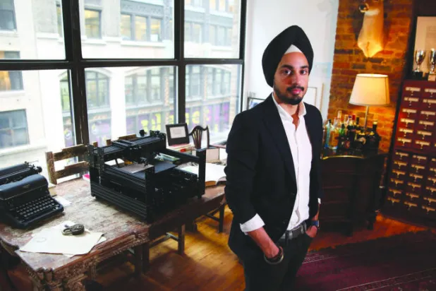 بطاقة خطية موقعة ومختومة بأحدث التقنيات