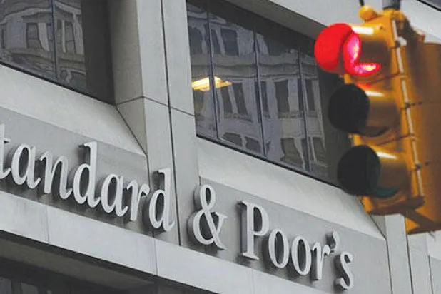 وكالات التصنيف ما زالت محل مساءلة بعد سنوات على أزمة الرهن العقاري
