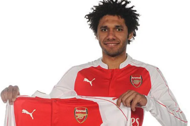 احتفاء جماهيري واسع في مصر بانتقال النني إلى آرسنال الإنجليزي