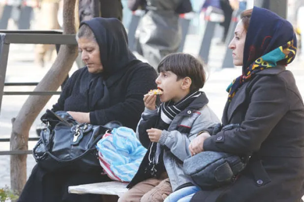 استقبال فاتر في الشارع الإيراني لرفع عقوبات «النووي»