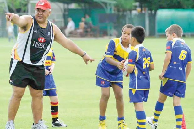 مشاهدة المباريات تلفزيونيًا لا تصنع مدربًا