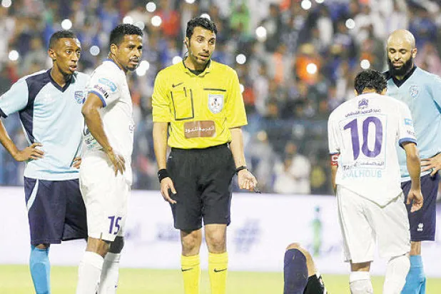 الأحمري: الانتقالات الشتوية فضحت ظلم رؤساء الأندية للحكام