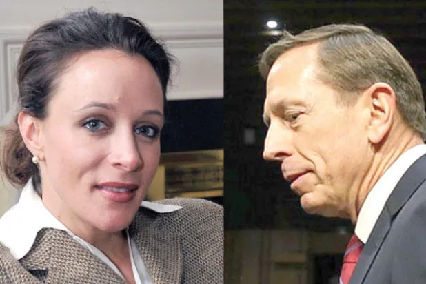 المدير السابق  لـ «سي آي إيه» قبِل بالفضيحة ليفلت من التهم الجنائية والسجن