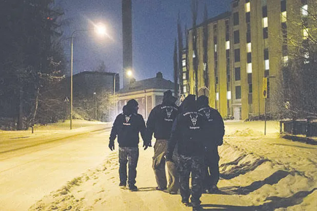 «الخوف» يدفع الفنلنديين لتشكيل لجان أمنية «لحماية النساء» من اللاجئين