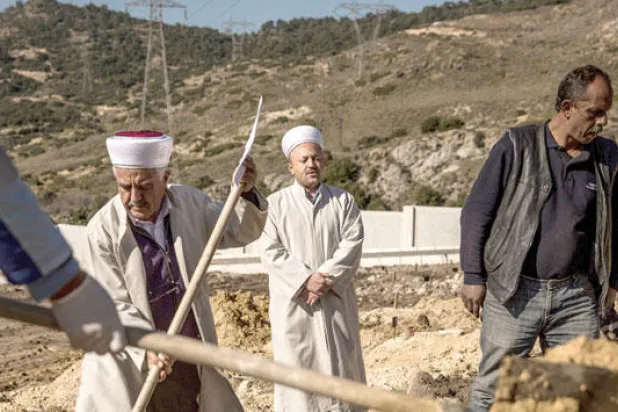 المقابر التركية.. المقر الأخير لمئات اللاجئين السوريين