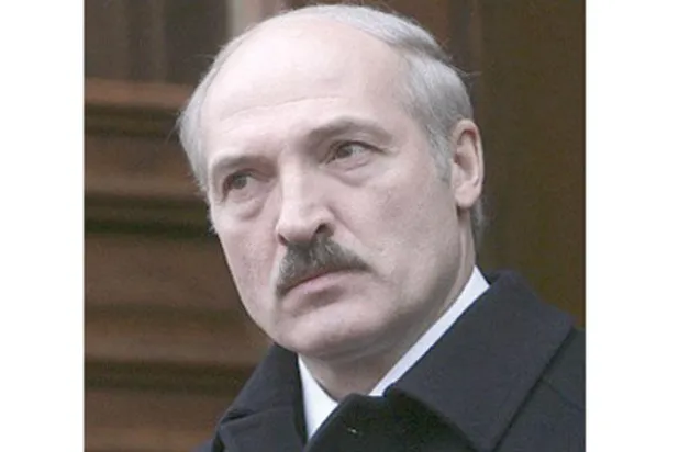 لماذا تراجعت القوى العظمى عن موقفها المتشدد من رئيس بيلاروسيا