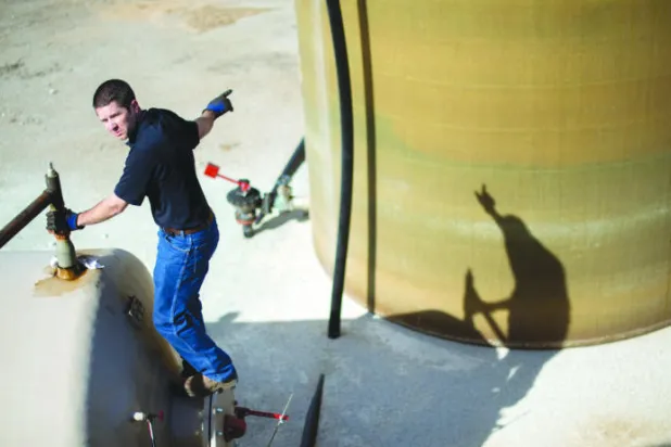 تدني أسعار النفط يجبر الشركات الأميركية الصغيرة على التقشف