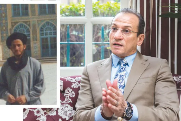 نعمان بن عثمان (تصوير: جيمس حنا).. وفي الاطار بن عثمان بالمسجد الجامع في هراة ({الشرق الأوسط})