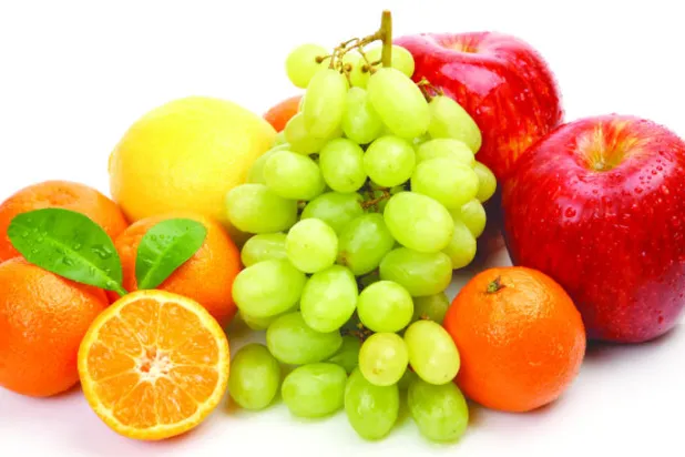 «رسالة هارفارد»: لتقليل السكر.. هل يجب الحد من تناول الفواكه؟