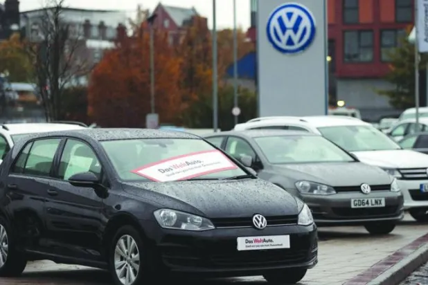 «فولكسفاغن».. قصة السقوط من القمة إلى القاع