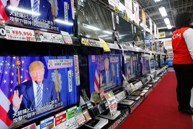 بعد الصين والمكسيك.. ترامب يوجه سهامه نحو الاقتصاد الياباني