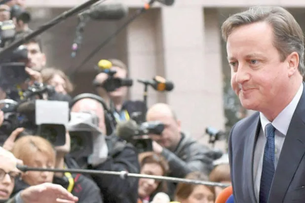 كاميرون يحسم الجدل: لن أستقيل إذا غادرت بريطانيا الاتحاد الأوروبي