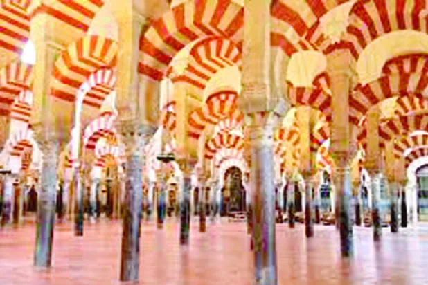 أزمة بسبب محاولات انتزاع مسجد قرطبة من سيطرة الكنيسة