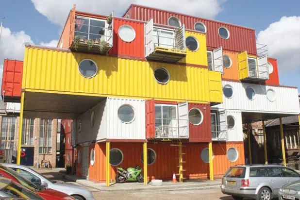 «عقار له تاريخ»: مدن الحاويات.. محاولات لحل أزمة السكن في بريطانيا