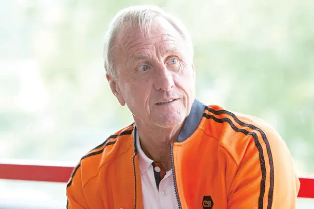 كرويف: دخول المال في كرة القدم أضاع القيم