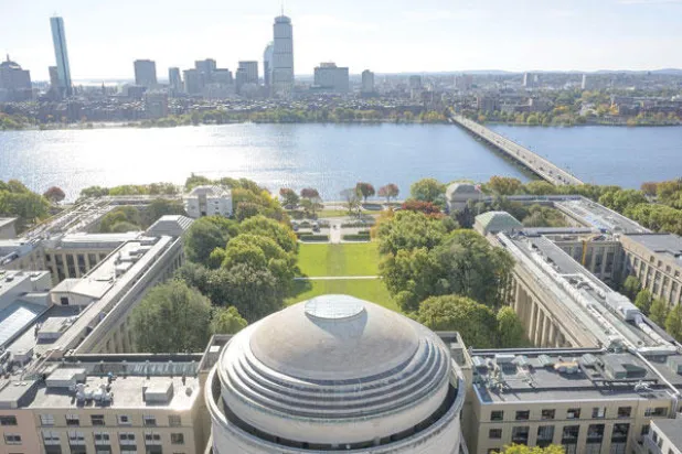 جامعات أميركية تعاني من فجوة نسب القبول بين الجنسين