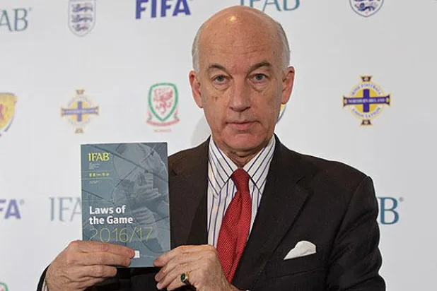 إليراي لـ«الشرق الأوسط»: تعديلات قوانين الكرة ترى النور في «يورو 2016»