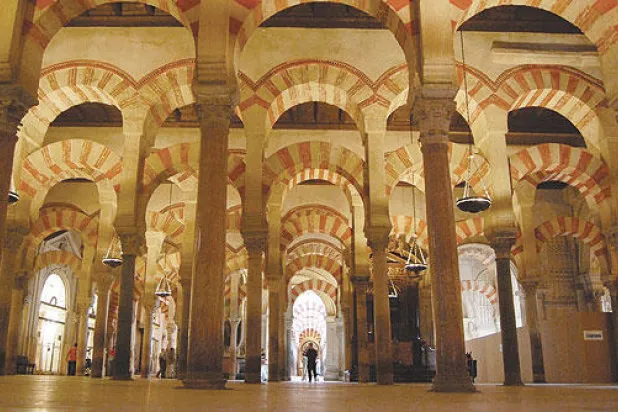 400 ألف توقيع لإعادة {مسجد قرطبة}  بعد تغيير اسمه إلى كاتدرائية