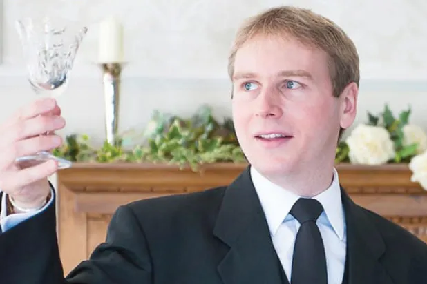 كبير الخدم السابق في «باكنغهام»: ملكة بريطانيا تجمع بين الهيبة والحس الفكاهي