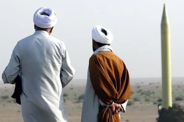 إيران: طريق سري إلى القنبلة النووية يمر عبر كوريا الشمالية