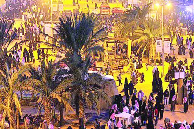 المؤرخ والشاعر عبد الله العثيمين يلحق بركب الخالدين