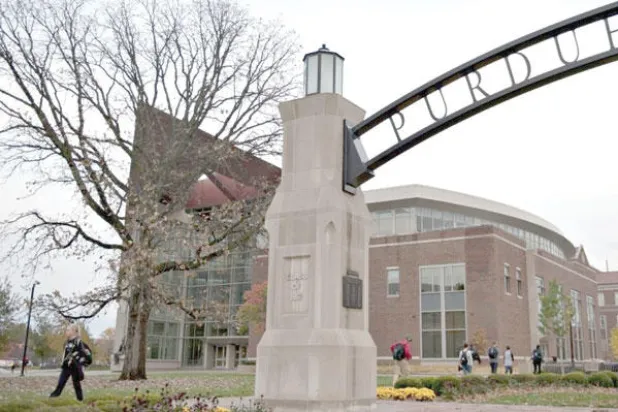 «التمويل التعليمي مقابل مشاركة الدخل».. حل أم مقامرة؟