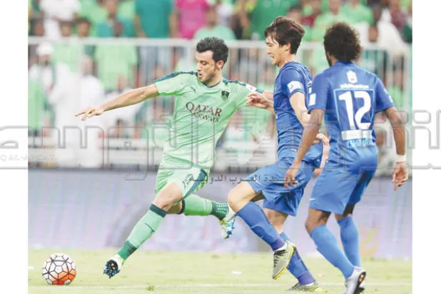 عمر السومة مهاجم الأهلي كان نجم المباراة الاول يوم أمس (تصوير: عدنان مهدلي)