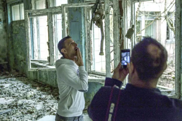 بعد 3 عقود على الكارثة النووية.. «تشرنوبيل» المحظورة تتحول إلى مصدر للخشب