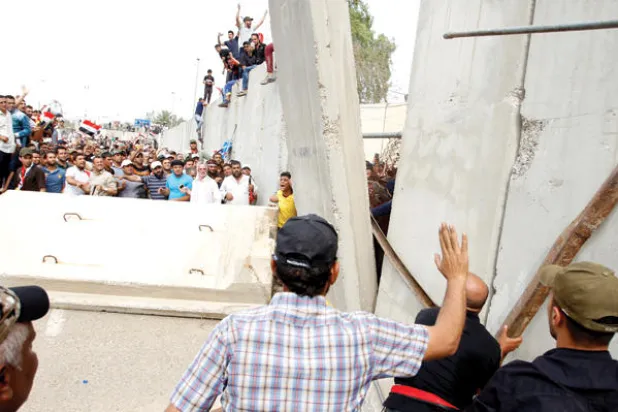 العراق على حافة الهاوية