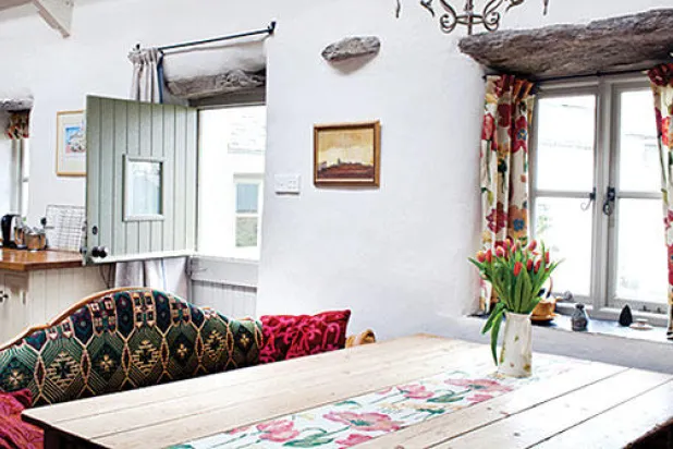 في آيرلندا.. عشق المنازل الريفية ما زال يجذب «الذواقة»