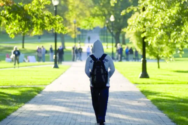 عملية القبول بالكليات تقضي على آمال الطلاب ذوي الدخل المنخفض